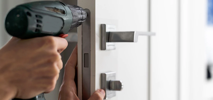 Locksmith For Lock Replacement Near Me in Apple Valley, CA