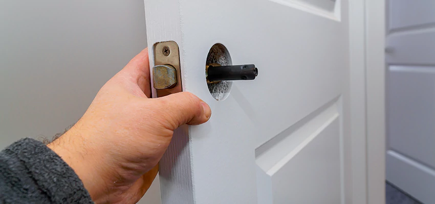 Nighttime Locksmith For Lock Repair in Apple Valley, CA